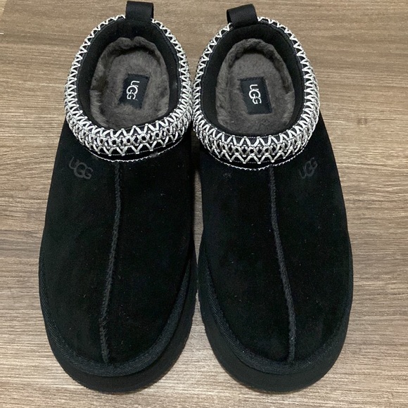 - Tasman Ugg slipper platform size 7 - Picture 2 of 4